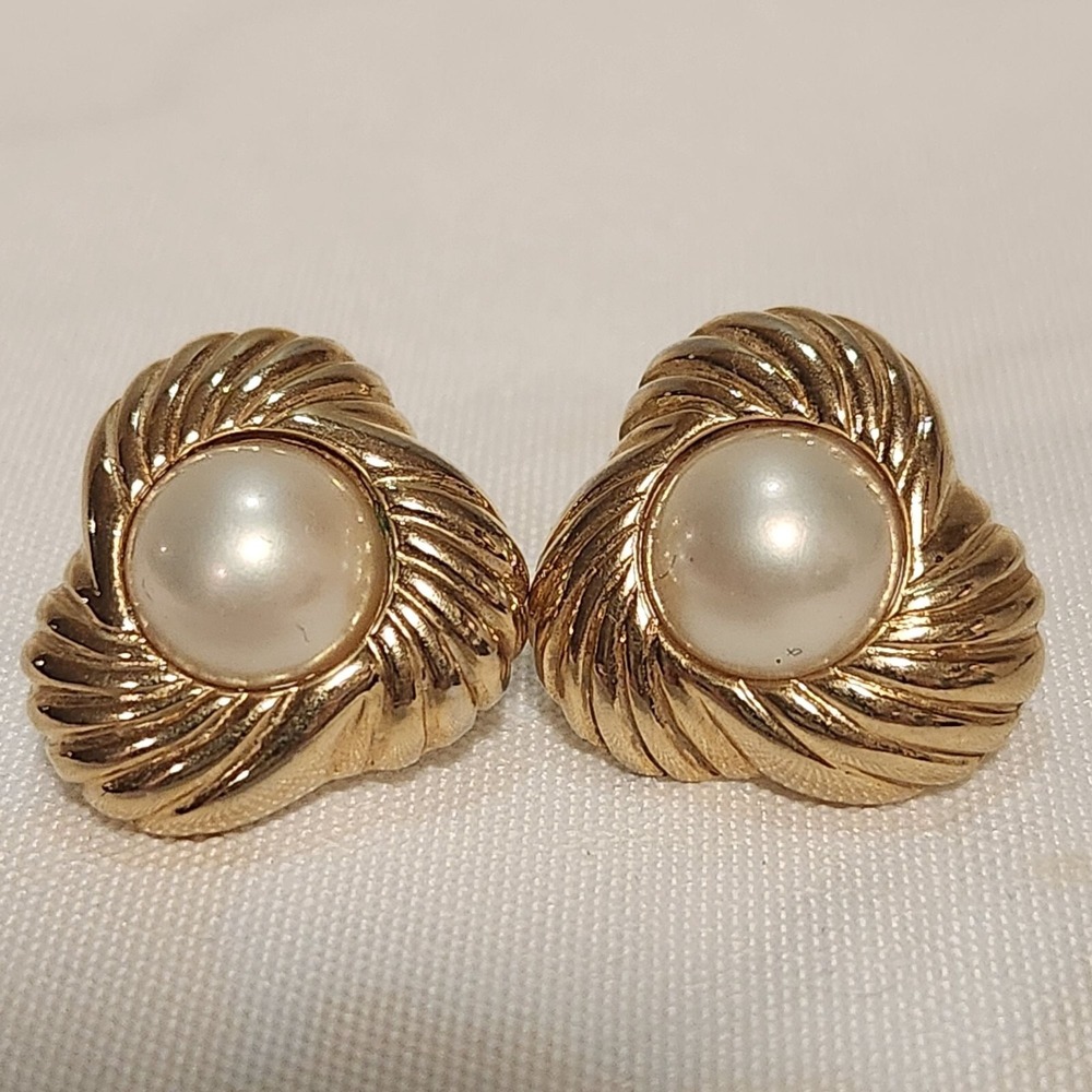 Vintage Trifari Faux White Pearl Twisted Gold Tone Fashion Earrings